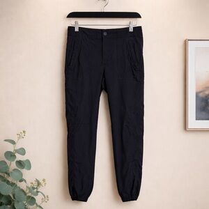Athleta Trekkie Jogger 2.0 in Black Size 2